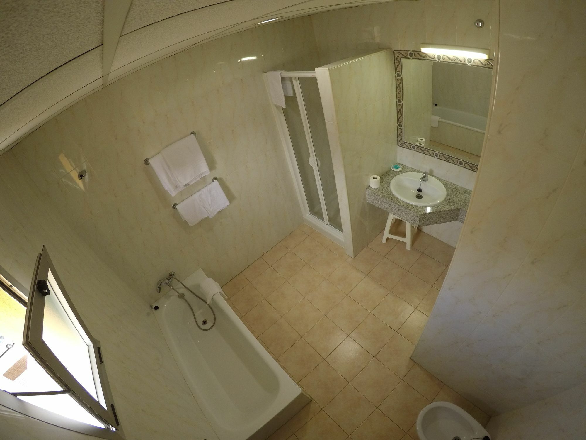 Hostal La Casa De Enfrente Malaga Ngoại thất bức ảnh