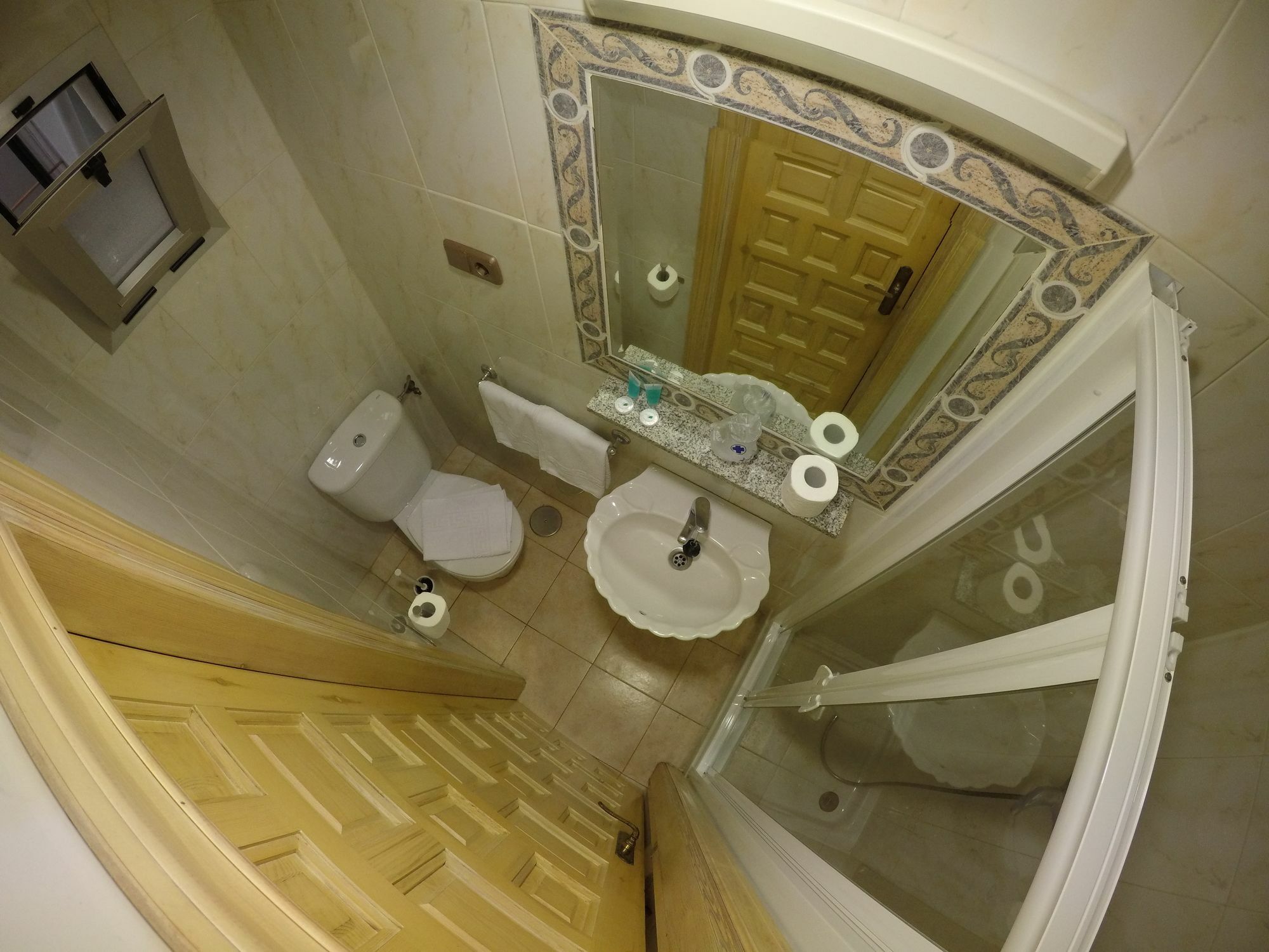 Hostal La Casa De Enfrente Malaga Ngoại thất bức ảnh