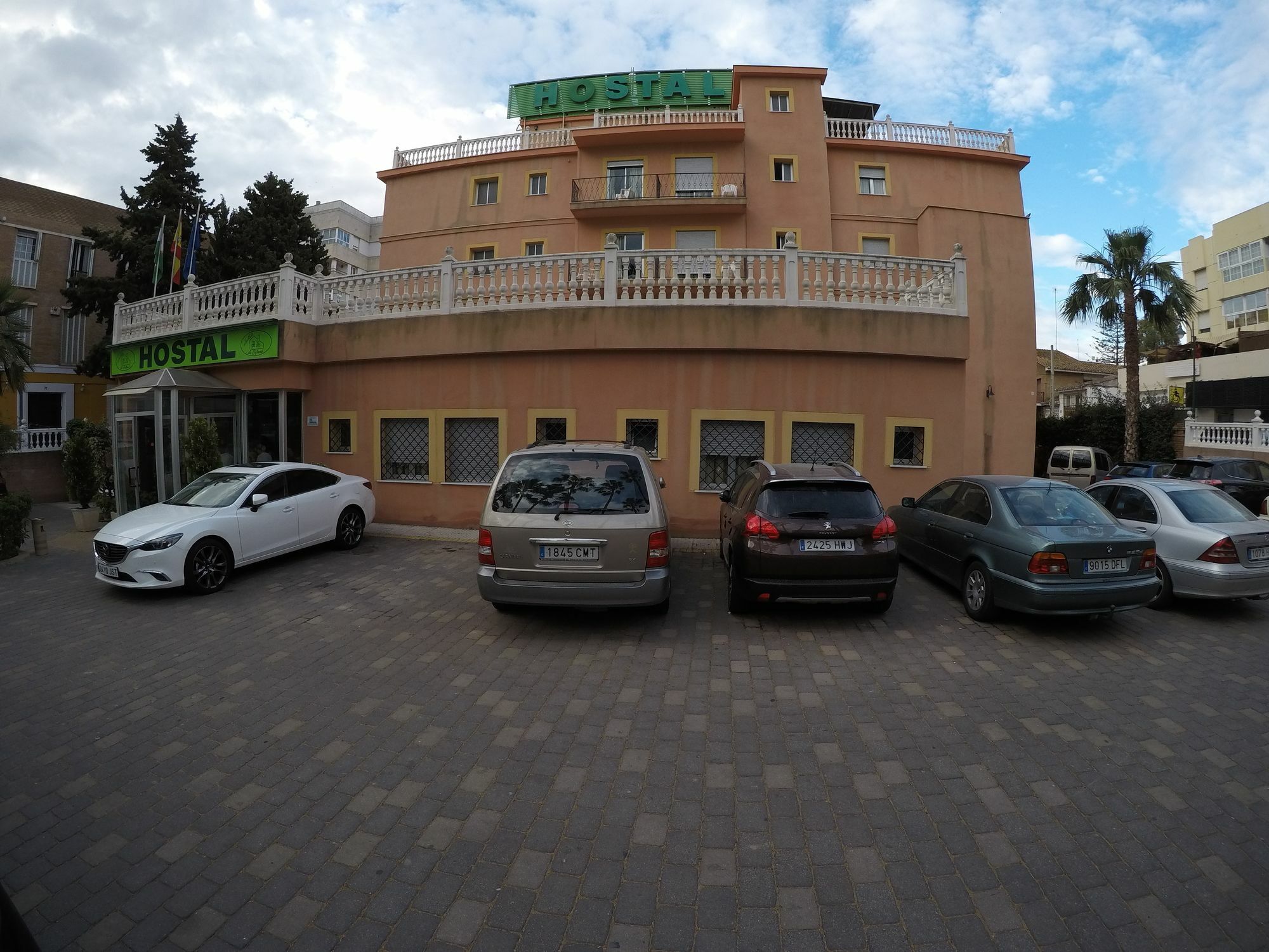 Hostal La Casa De Enfrente Malaga Ngoại thất bức ảnh