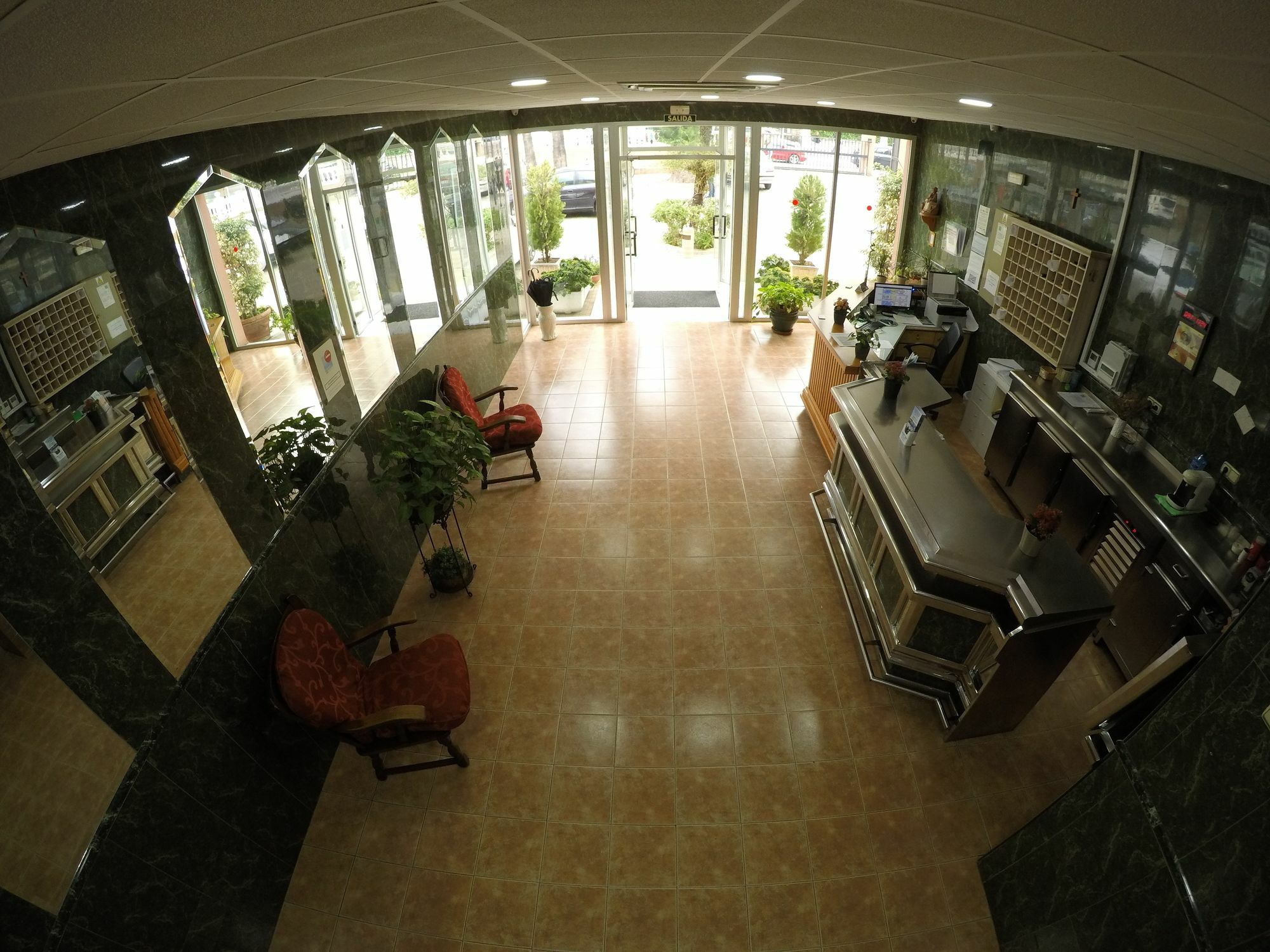 Hostal La Casa De Enfrente Malaga Ngoại thất bức ảnh