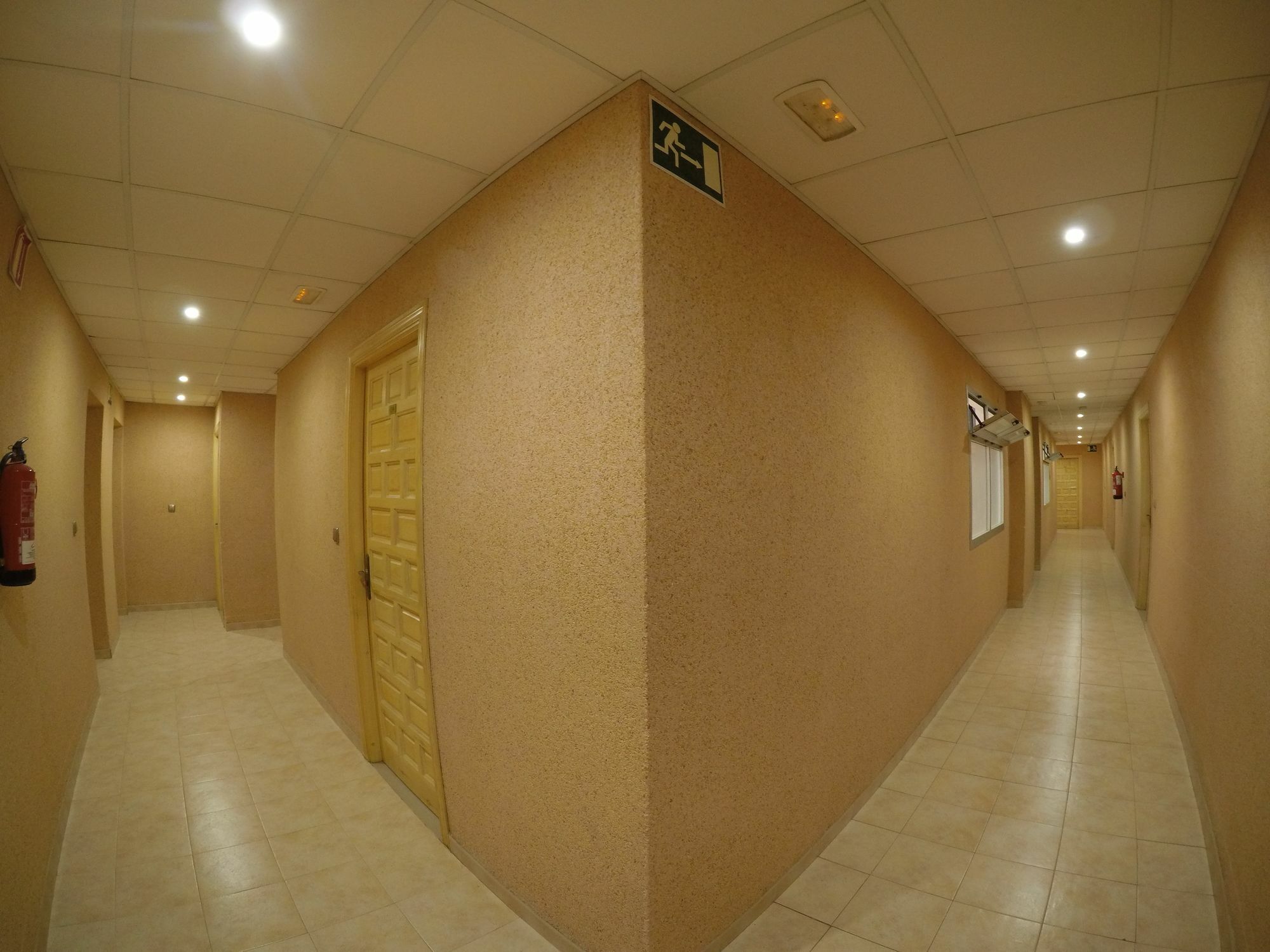 Hostal La Casa De Enfrente Malaga Ngoại thất bức ảnh