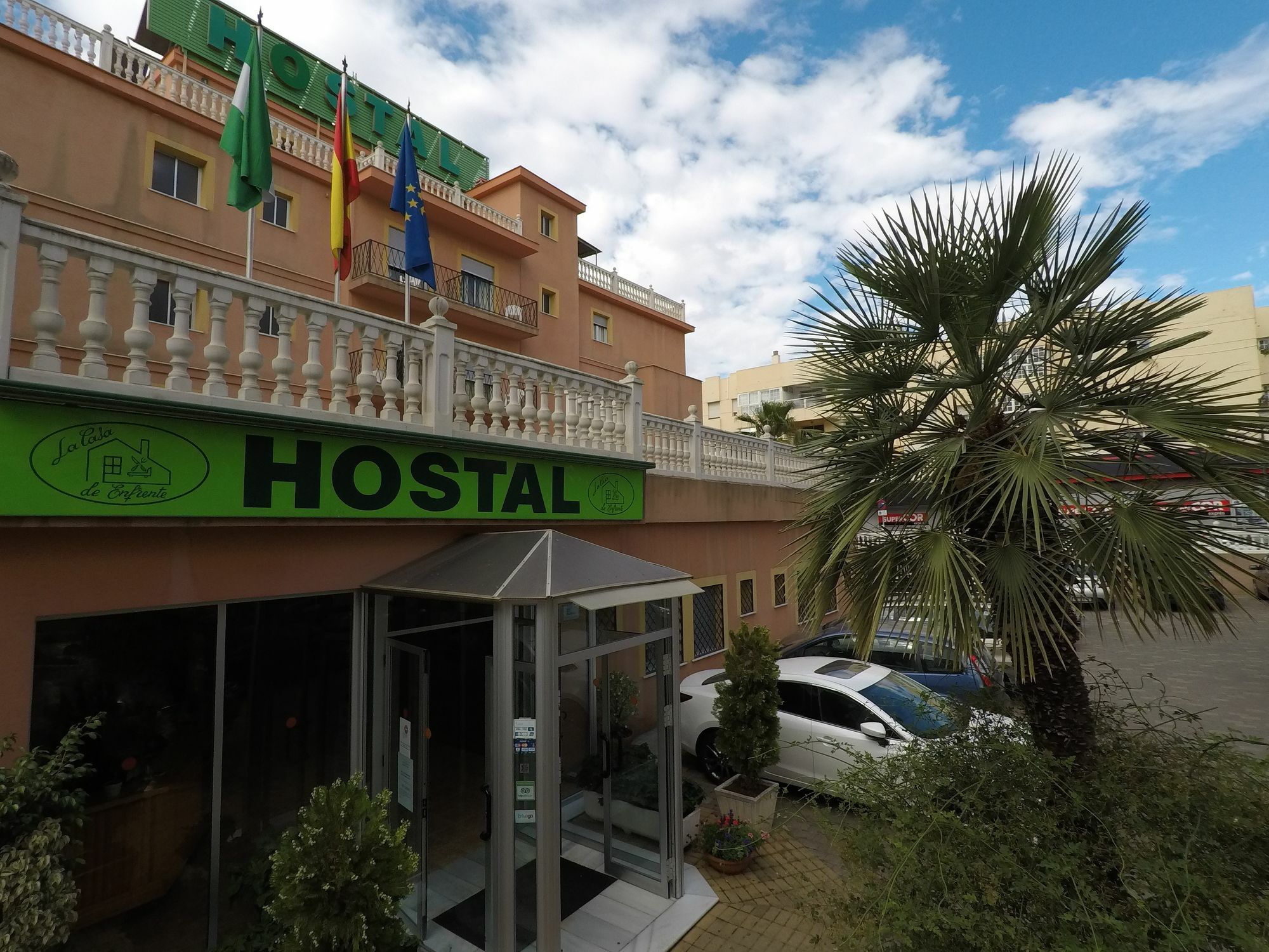 Hostal La Casa De Enfrente Malaga Ngoại thất bức ảnh
