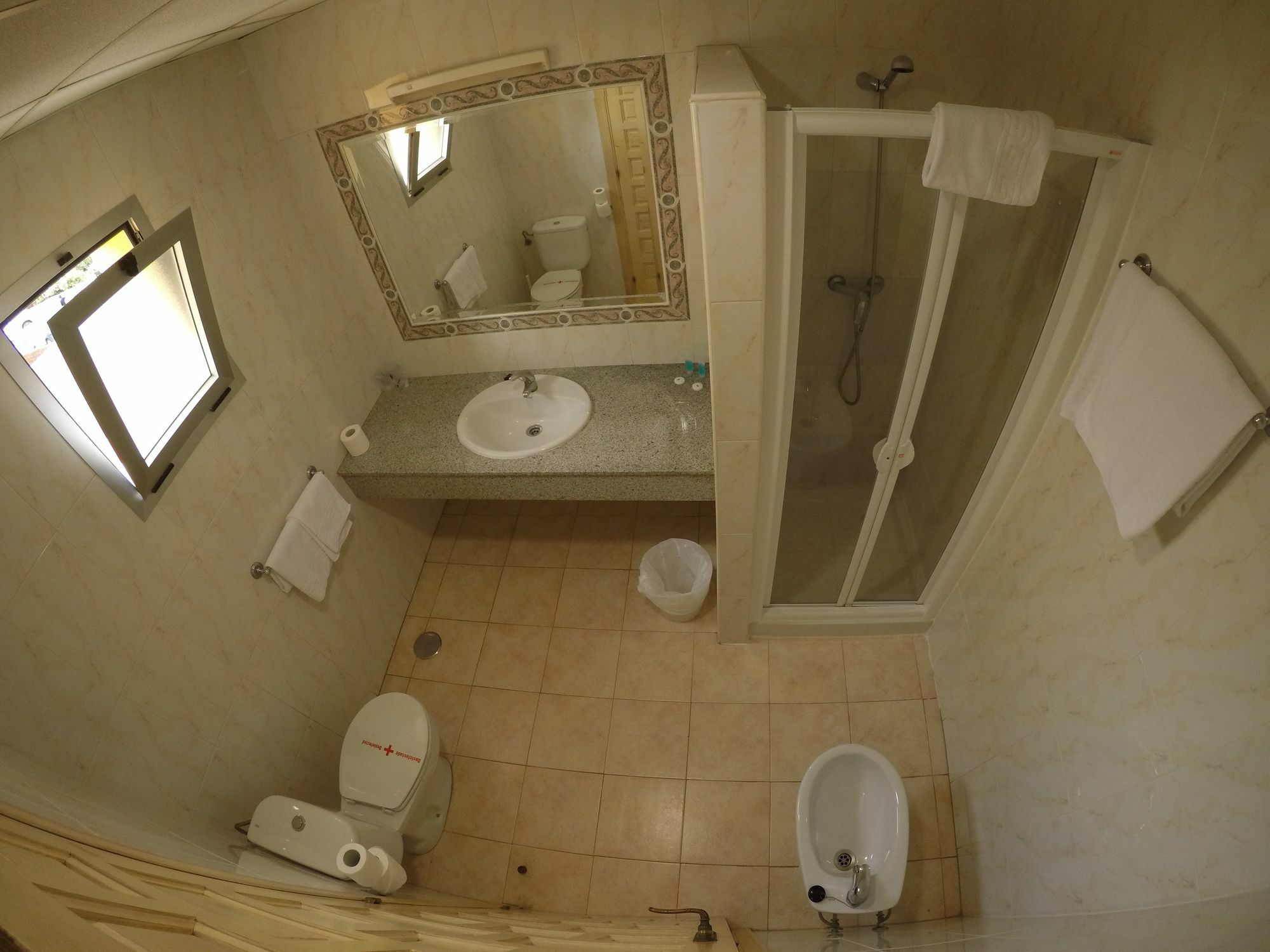 Hostal La Casa De Enfrente Malaga Ngoại thất bức ảnh